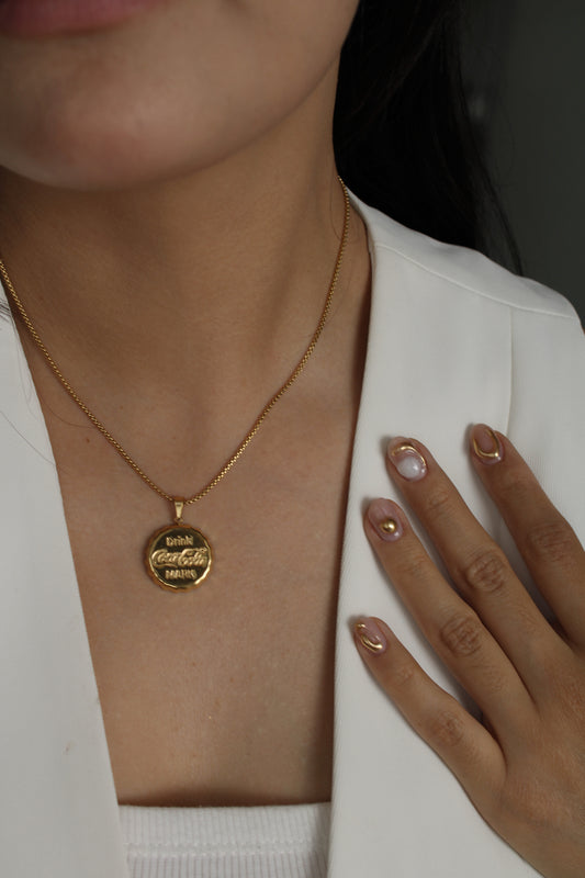 Collar Drink Coca Cola