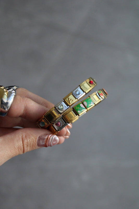 Letter Charm dorado Italian bracelet