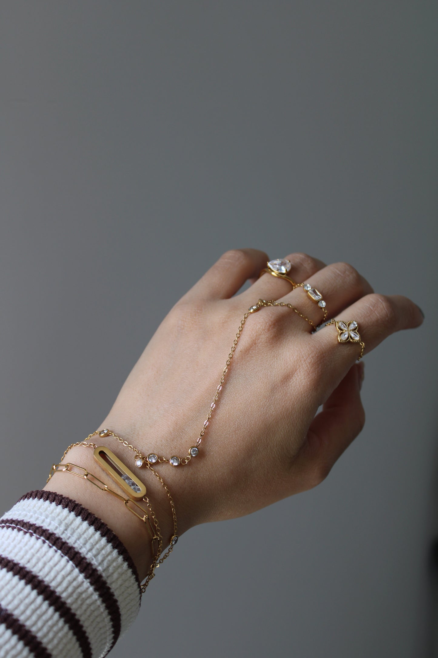 Anillo Gin (Ajustable con Cadena Deslizable)