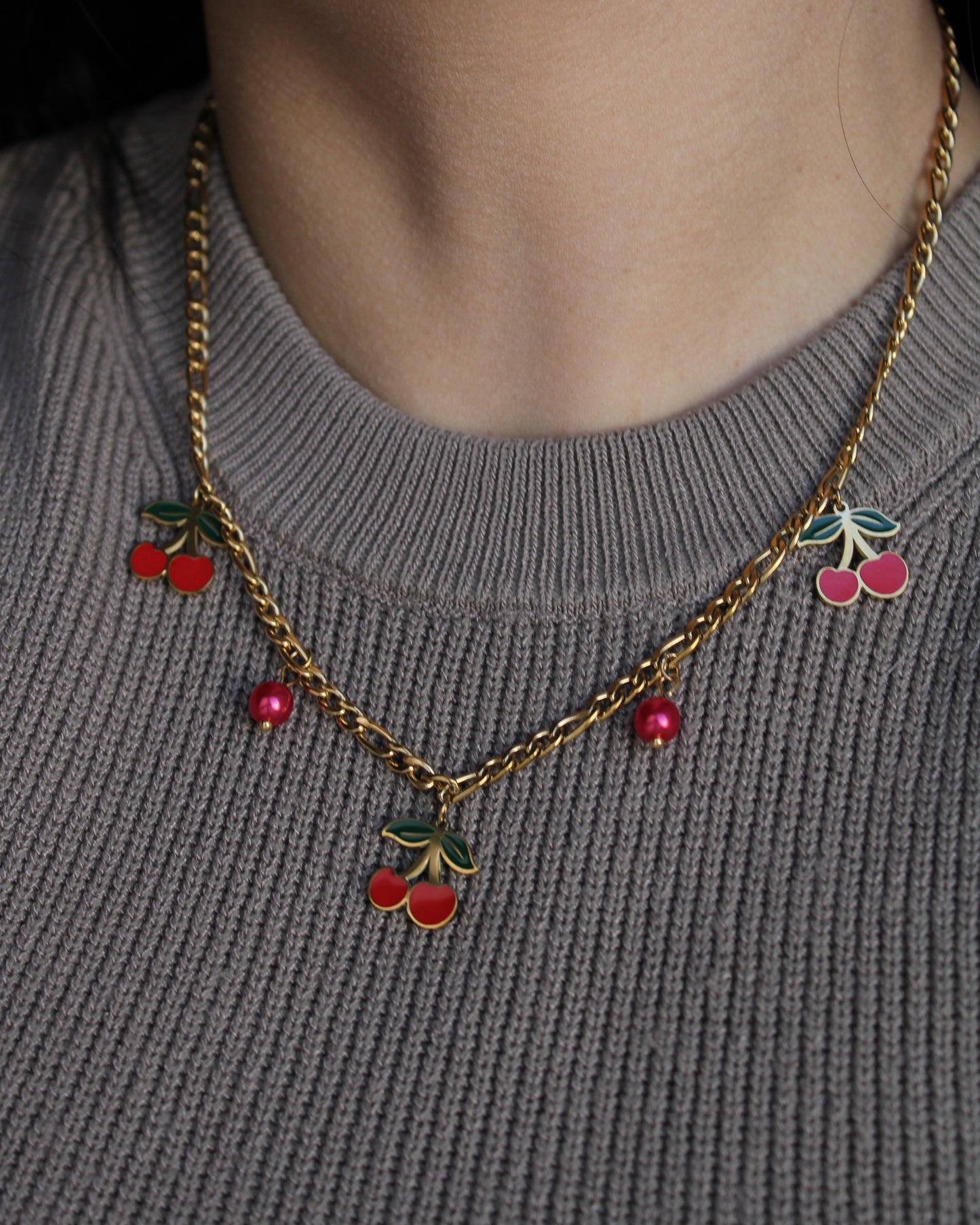 Collar Cherries