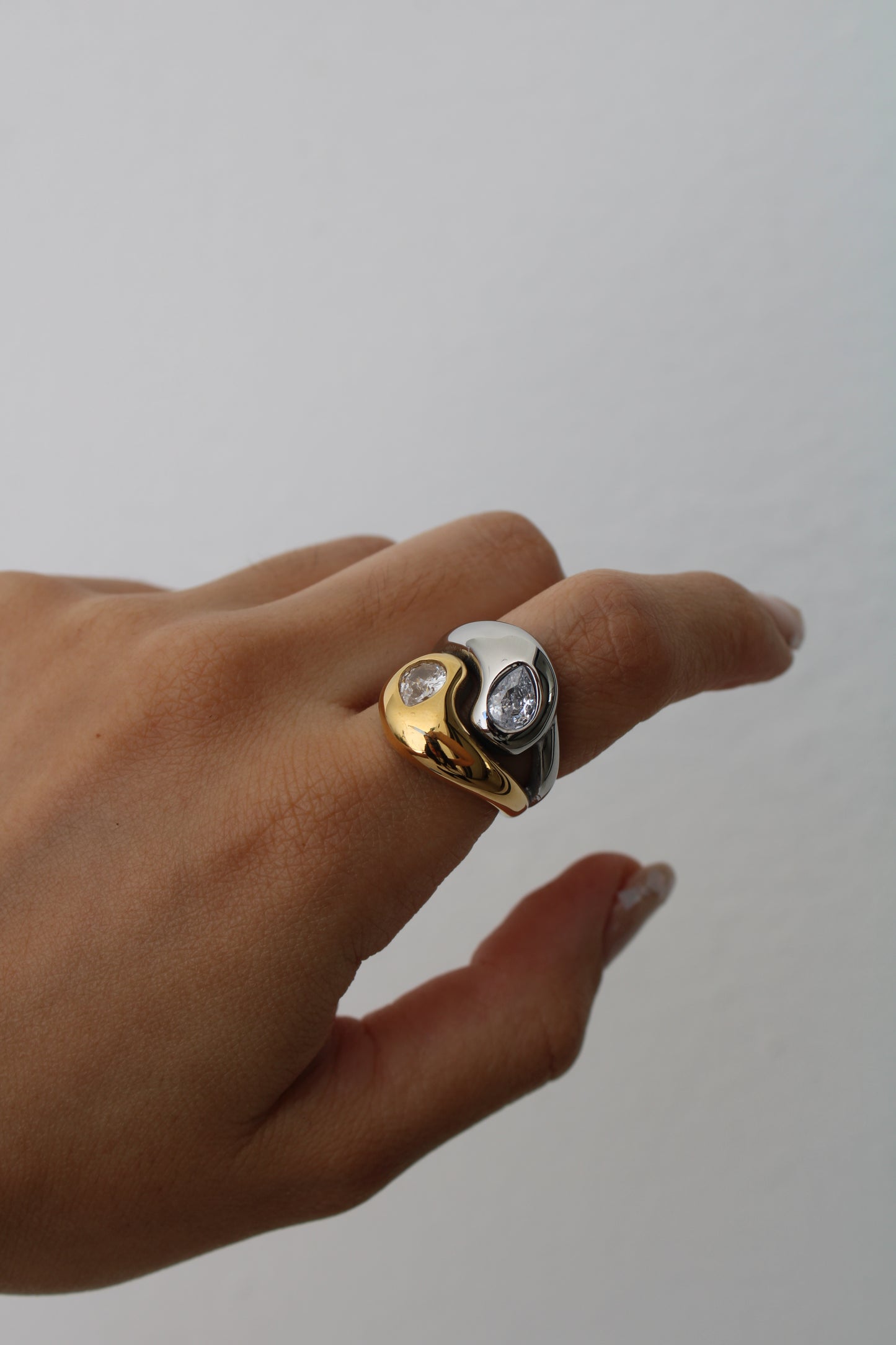 Anillo Mova