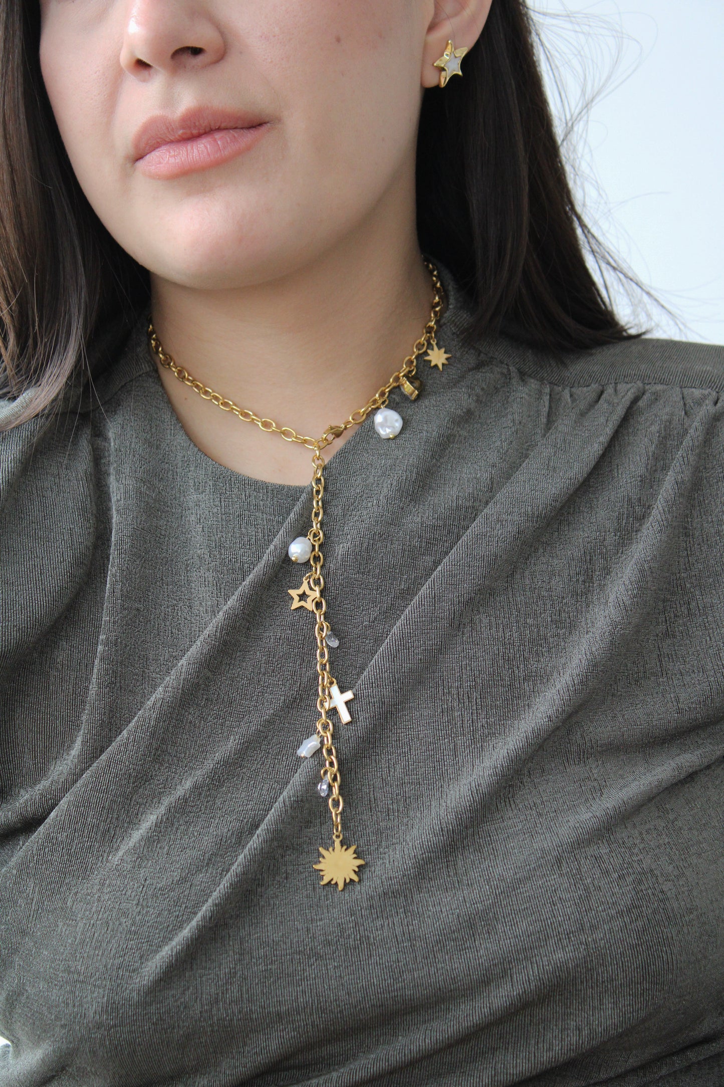 Collar Charm Mix — Sol, cruz, perlas y estrellas