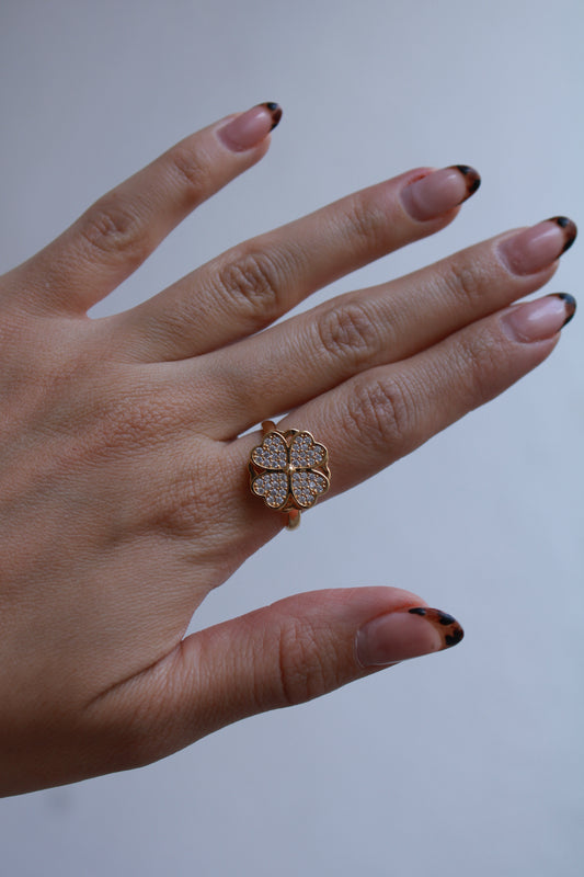 Anillo trébol (giratorio)