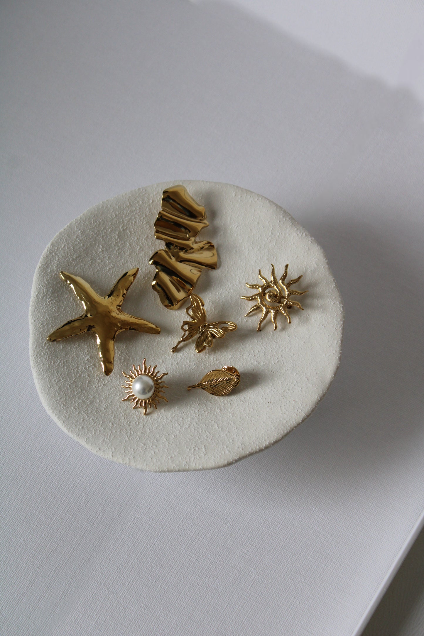 Broches