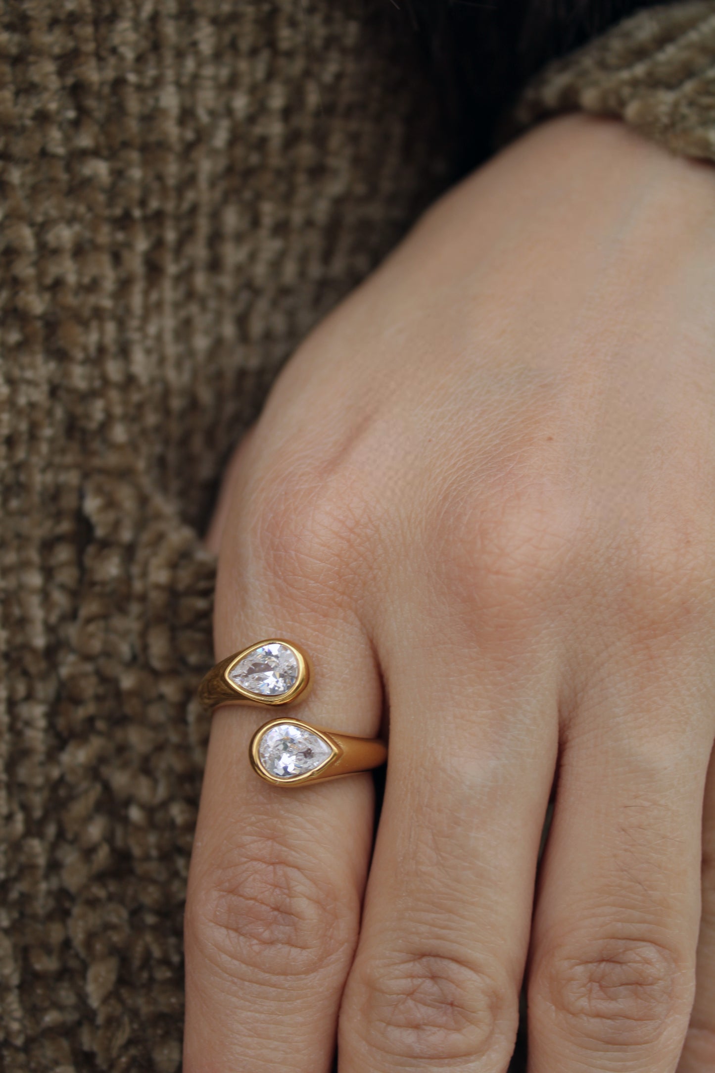 Anillo Bucle Dorado