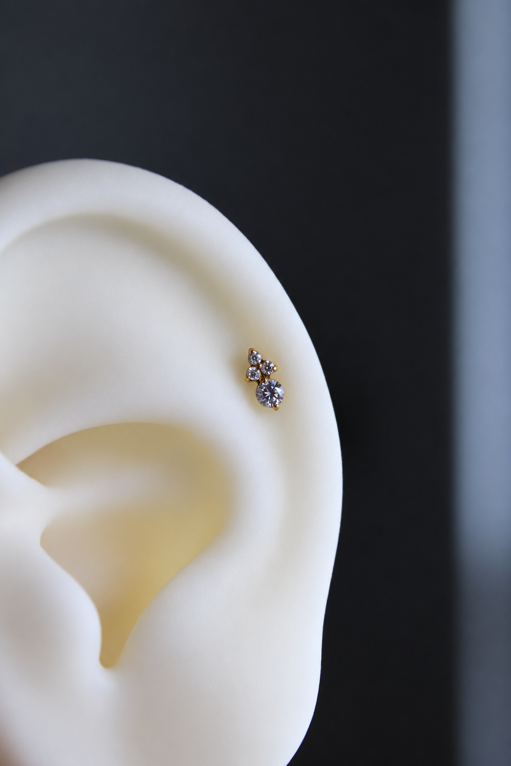 Piercing Titanio ASTM F136 (dorado)