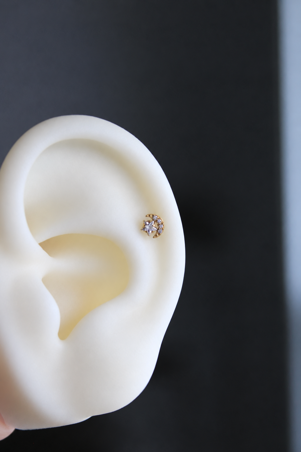 Piercing Titanio ASTM F136 (dorado)