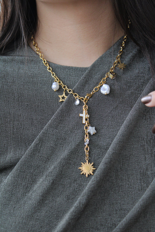 Collar Charm Mix — Sol, cruz, perlas y estrellas